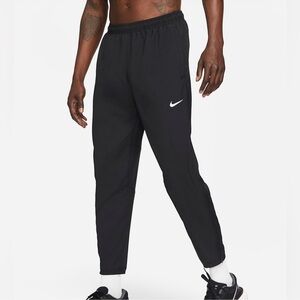 Men’s Nike Dri Fit Challenger woven running pants size medium EUC
